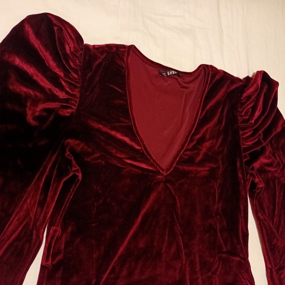 Shein Red Velvet dress - Picture 5 of 5